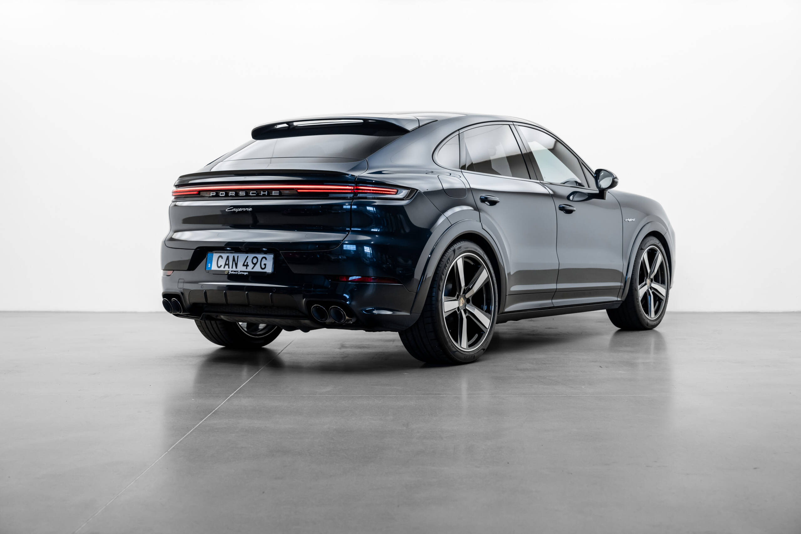 Porsche Cayenne Coupé E-Hybrid image