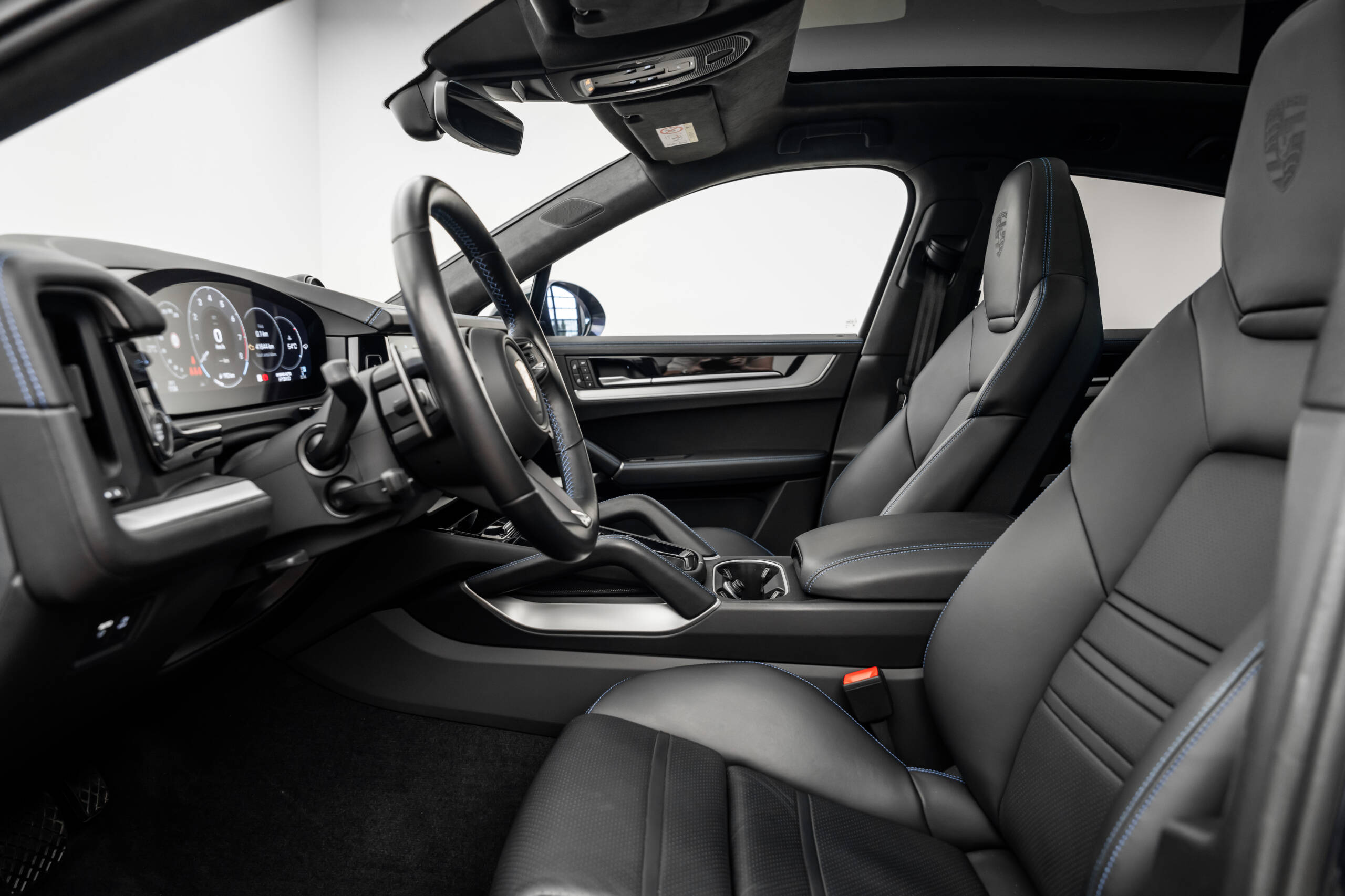 Porsche Cayenne Coupé E-Hybrid image
