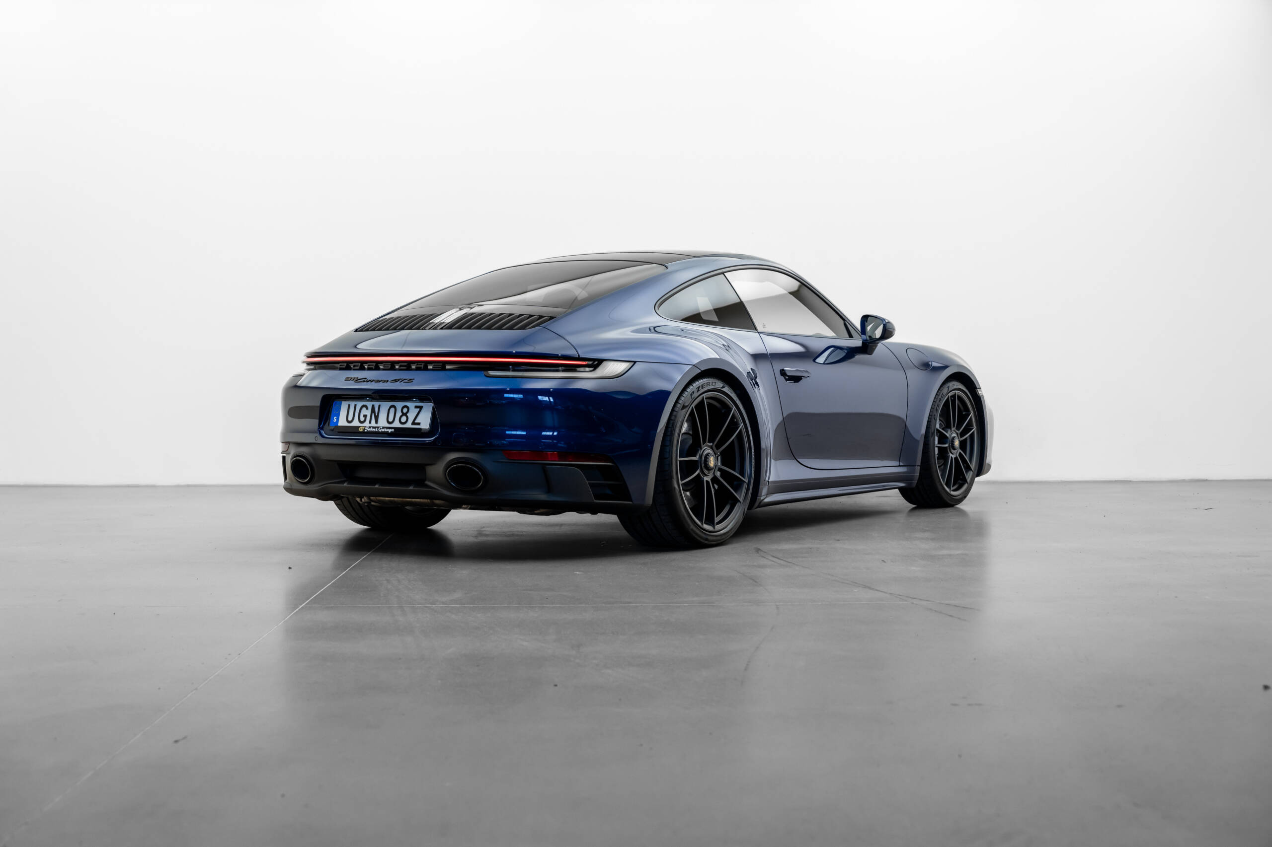 Porsche 911 Carrera GTS image